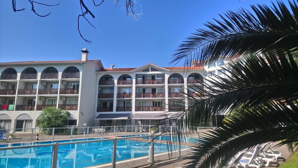 Balcony/Terrace, Pool view, Family