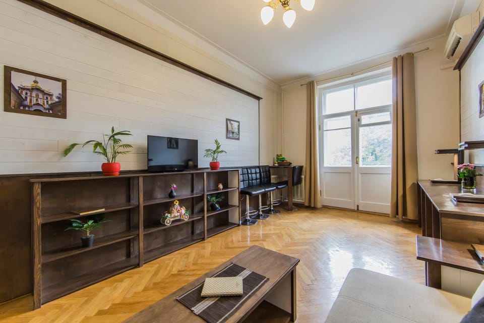 Communal lounge/ TV room, TV and multimedia, Living room, Seating area