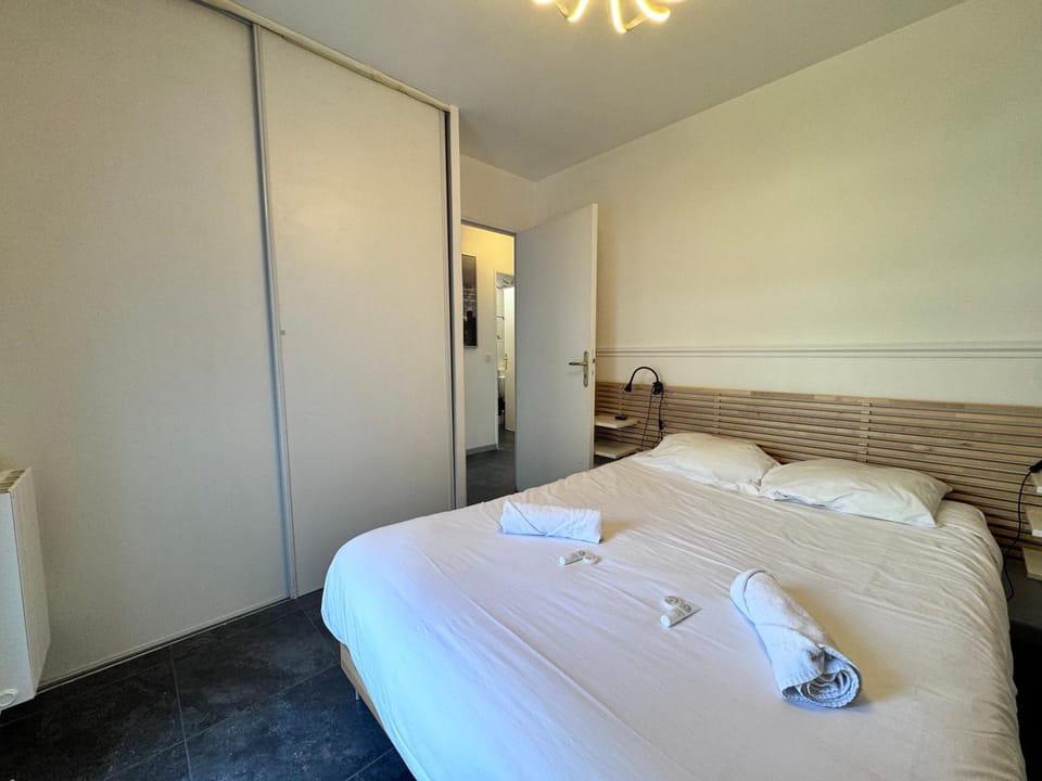 FELLINI 3BR with safe parking Apartment in Saint-Denis, France