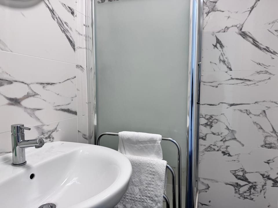 FELLINI 3BR with safe parking Apartment in Saint-Denis, France