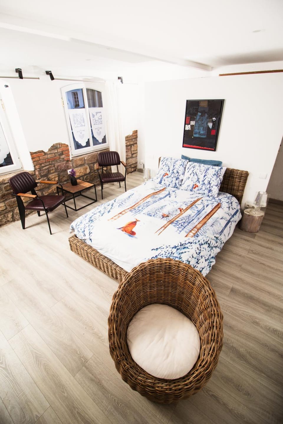 Bed, TV and multimedia, Photo of the whole room, Seating area, Bedroom