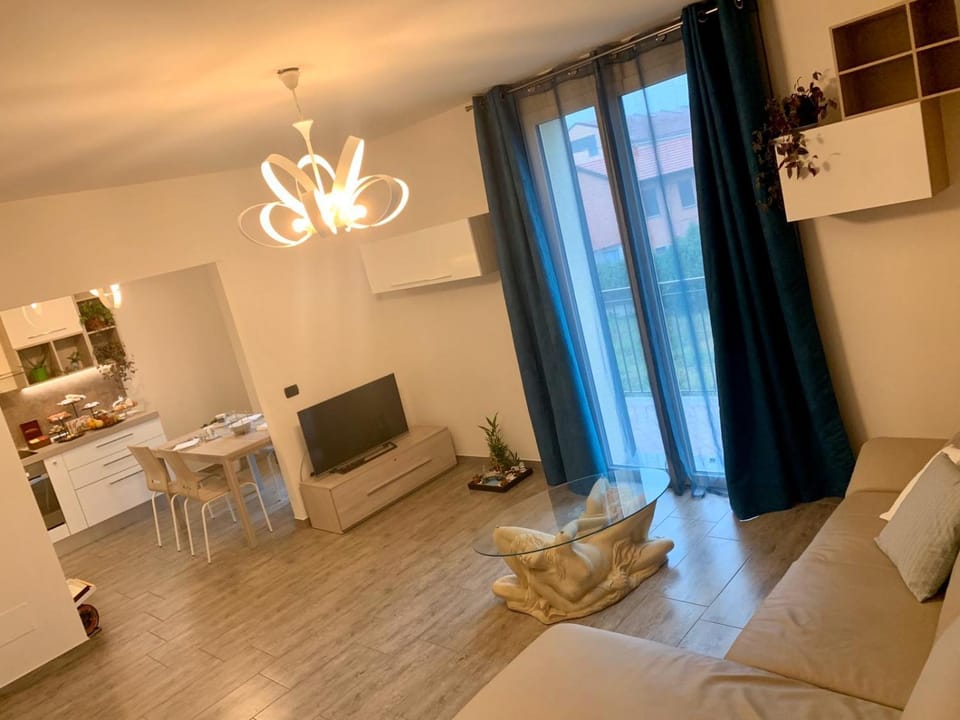 Communal lounge/ TV room, Communal kitchen