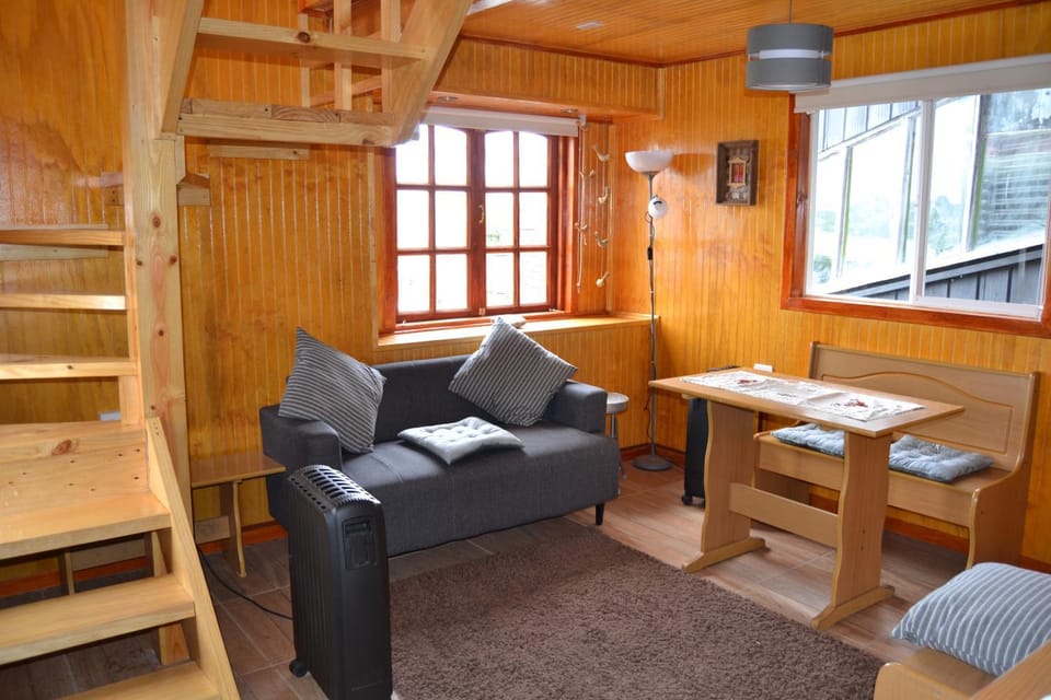 Bathroom, Living room, Seating area, Dining area, air conditioner