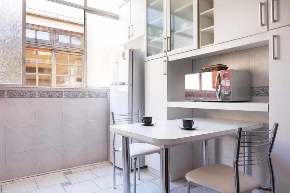 Kitchen or kitchenette, Dining area, Communal kitchen