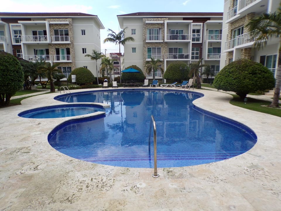 Property building, Swimming pool