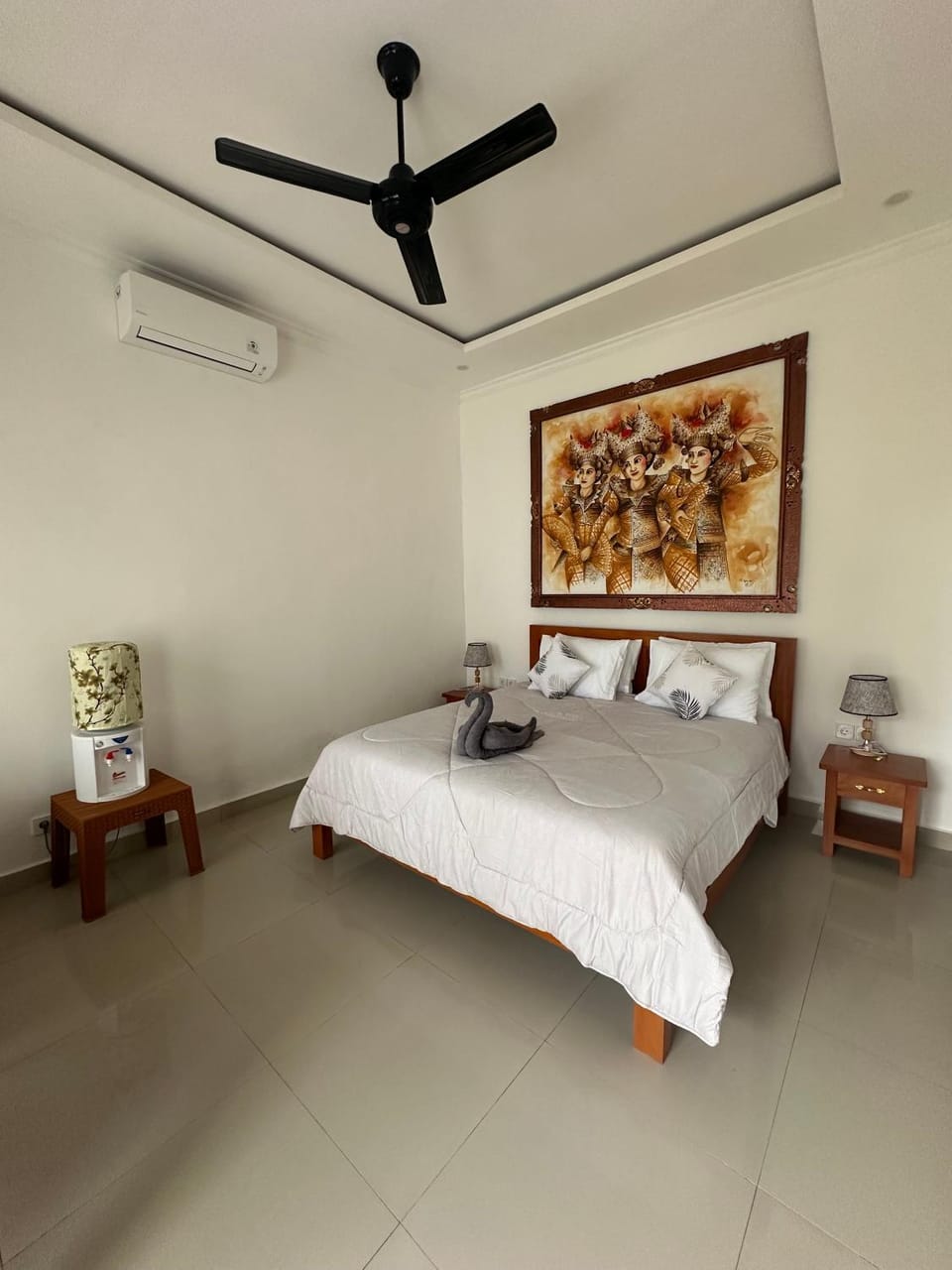 Bed, Photo of the whole room, Bedroom, air conditioner