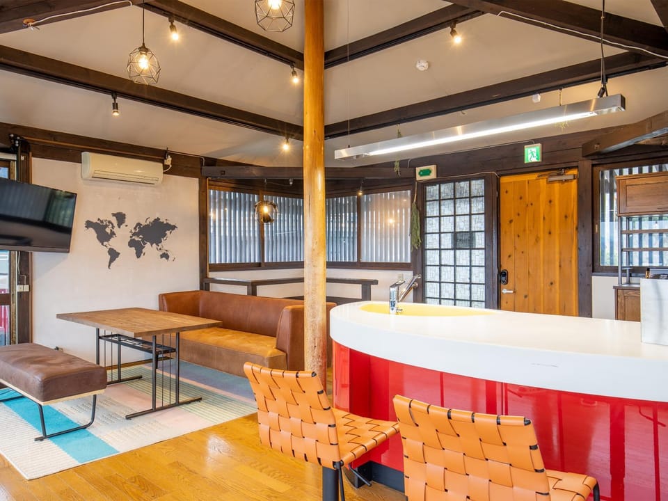 Dining area, kitchen