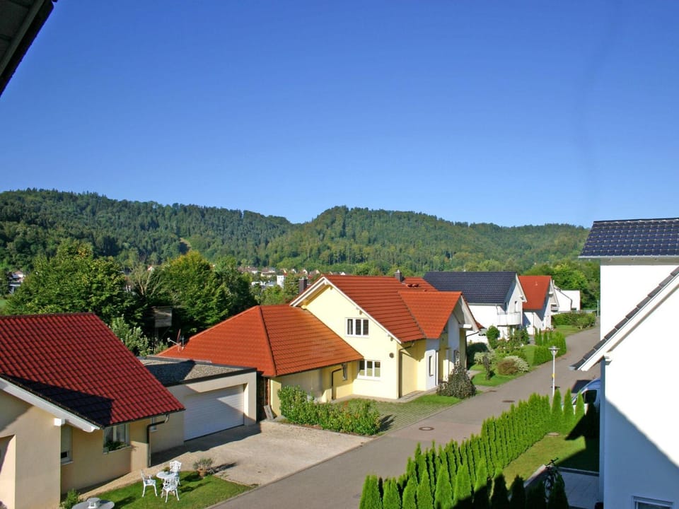 Neighbourhood, Street view