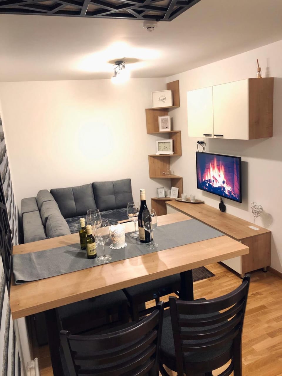 Living room, Dining area