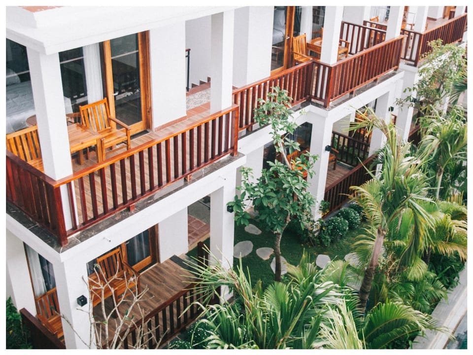 Property building, Patio, Garden, Garden view