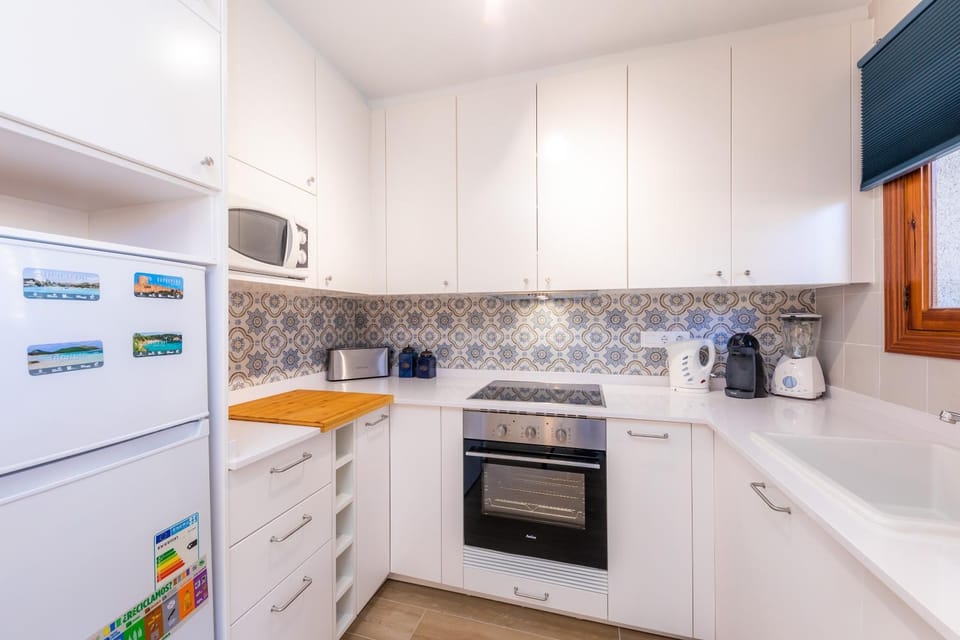 Kitchen or kitchenette, Living room
