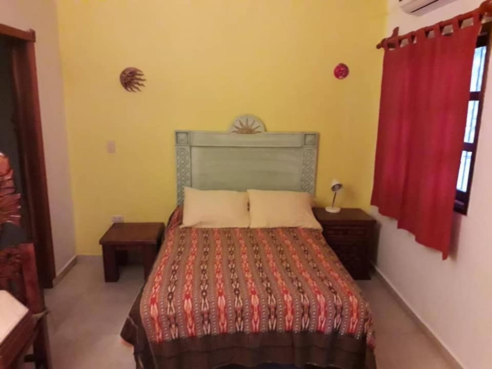 Cancun Guest House 3 near Ado bus terminal and 25 min from-to airport by shuttle Bed and Breakfast in Cancun