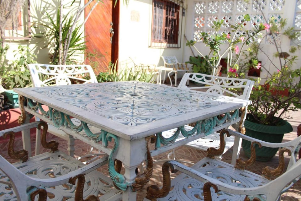Cancun Guest House 3 near Ado bus terminal and 25 min from-to airport by shuttle Bed and Breakfast in Cancun