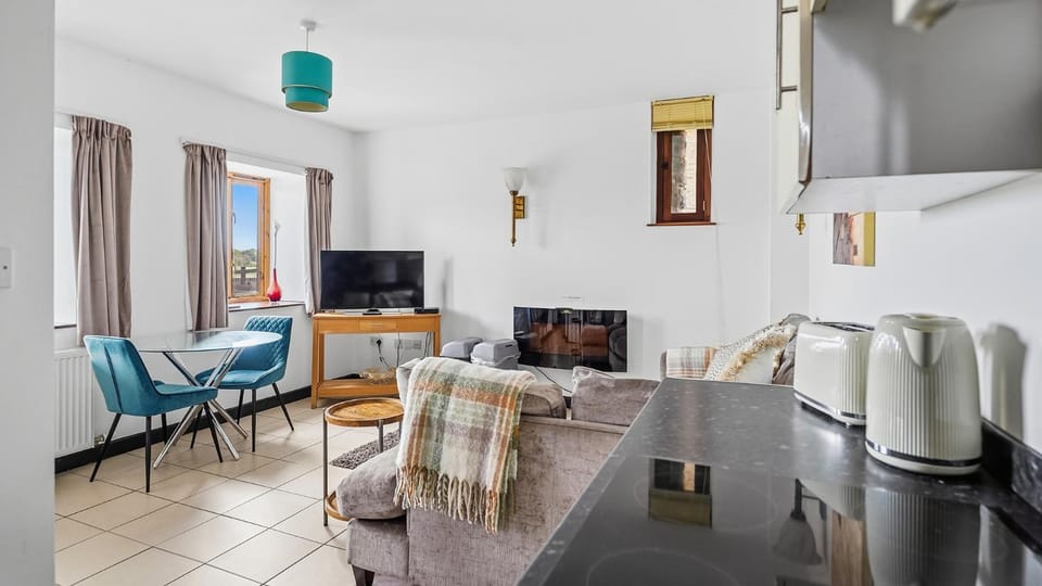 TV and multimedia, Living room, Dining area, pet friendly