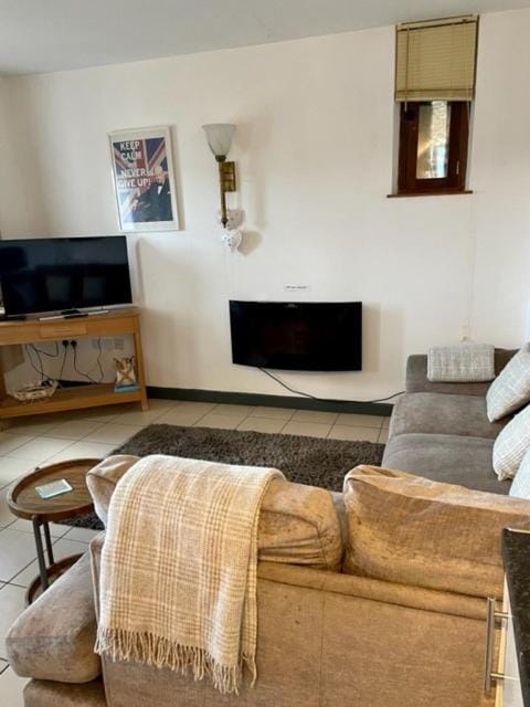 TV and multimedia, Seating area