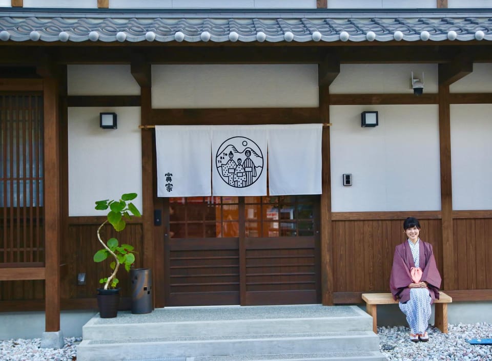 Facade/entrance, People, Property logo or sign