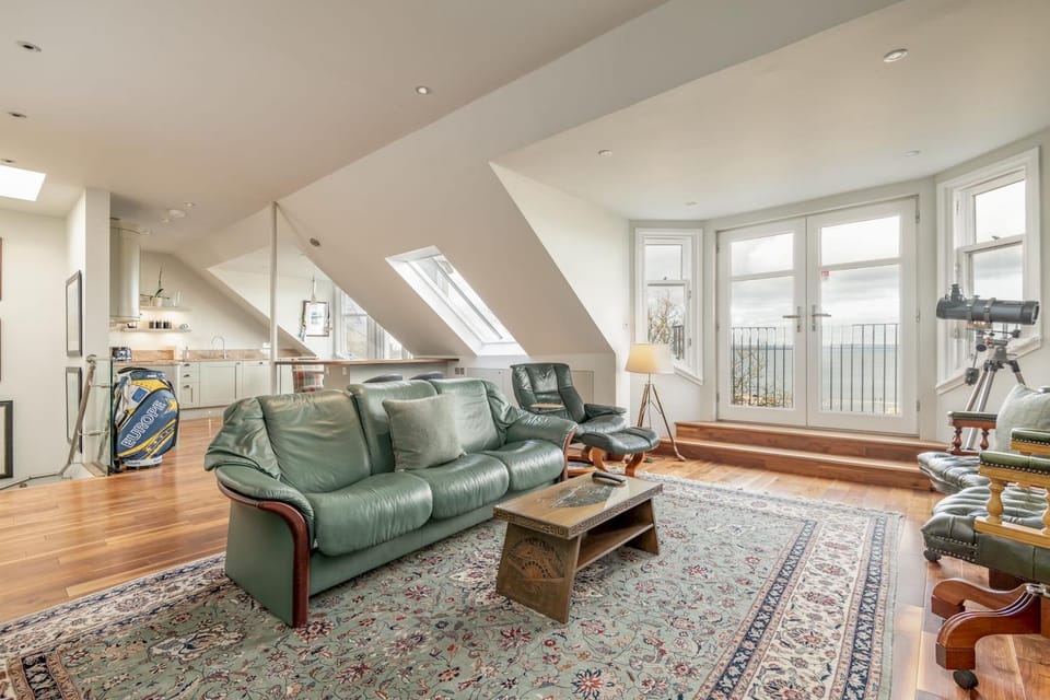 Communal lounge/ TV room, Living room