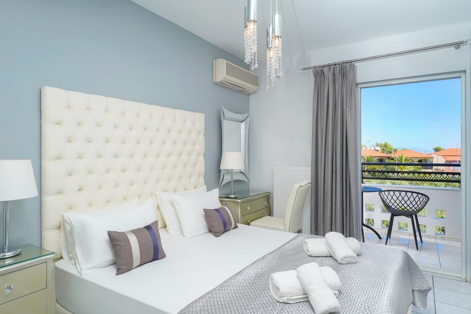 Bed, Balcony/Terrace, Bedroom
