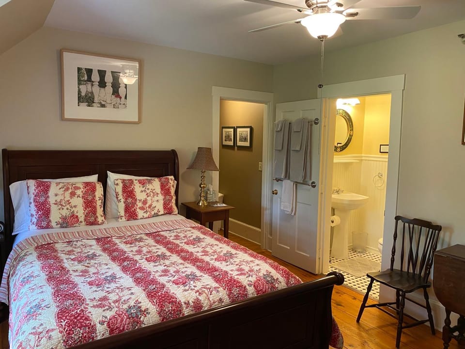 James Place Inn Bed and Breakfast Bed and Breakfast in Freeport