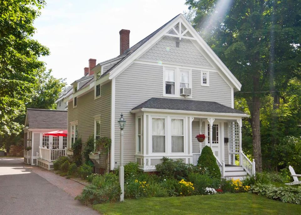 James Place Inn Bed and Breakfast Bed and Breakfast in Freeport