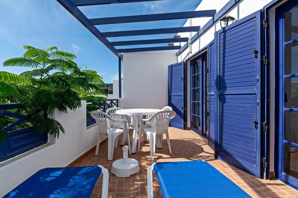 Patio, View (from property/room), Balcony/Terrace, sunbed