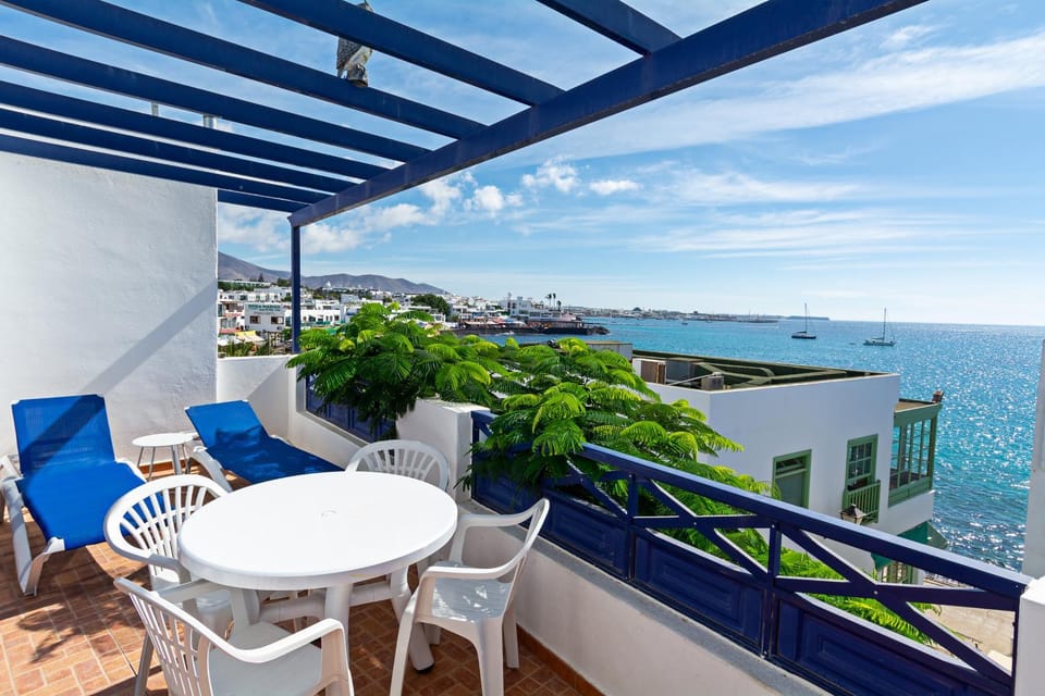Patio, Day, Natural landscape, View (from property/room), Balcony/Terrace, Living room, Seating area, Sea view