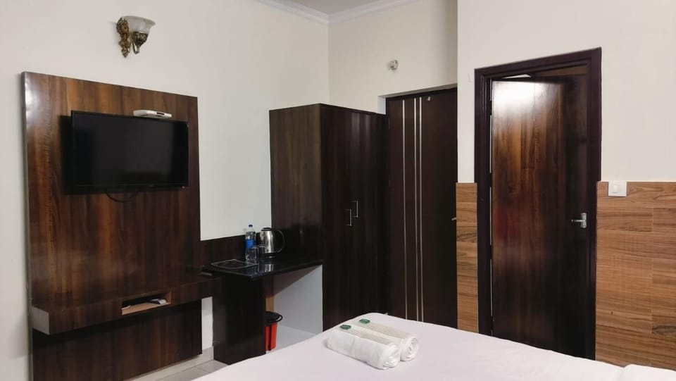 Mcleodganj Mountain View Royal india-cheapest hotel in McLeod Ganj- Near Dalai Lama temple 100m-best hotel on Temple Road! Apartment in Punjab, India