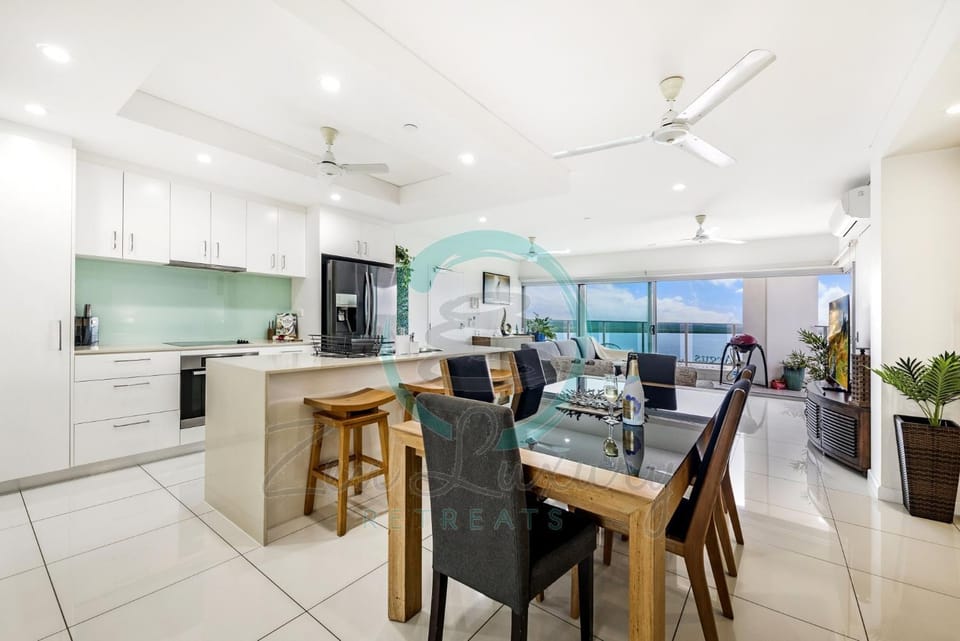 ZEN BY THE WATER - Darwin's Premier Ocean View Family Retreat Apartment in Darwin