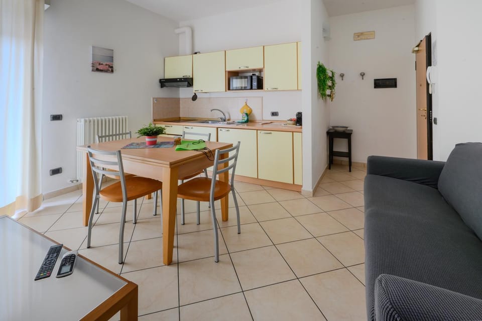 Kitchen or kitchenette, Living room, Dining area