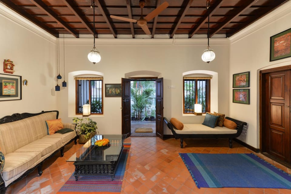 Living room, Seating area