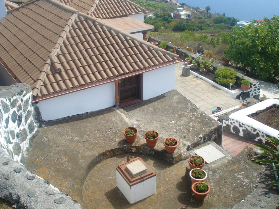 Casa Los Volcanes House in La Palma