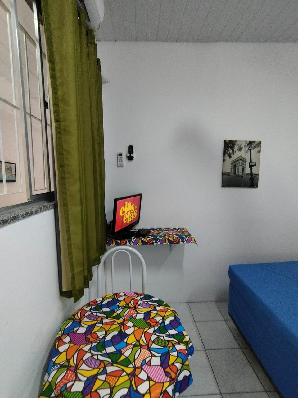 Seu Apto Praia da Costa 6 com Cama Casal e Opcional Pequena Cama Solteiro Simples Barato Local Excelente Ar Cond TV Microondas Todo seu Centro Apartment in Vila Velha