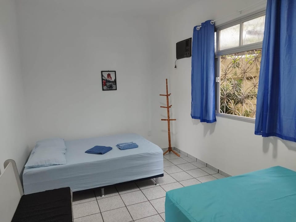 Seu Apto Praia da Costa 13 Simples Econômico Mobiliado TV Geladeira Fogão Ar Cond Local Excelente Centro Apartment in Vila Velha
