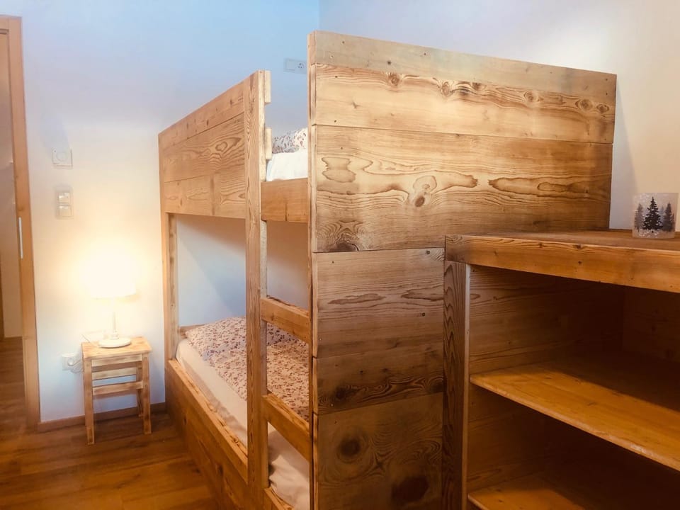 Decorative detail, bunk bed