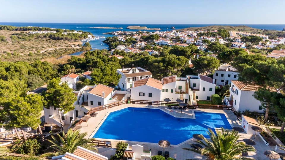 Bird's eye view, Pool view