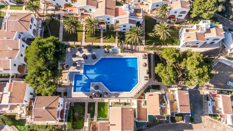 Bird's eye view, Pool view