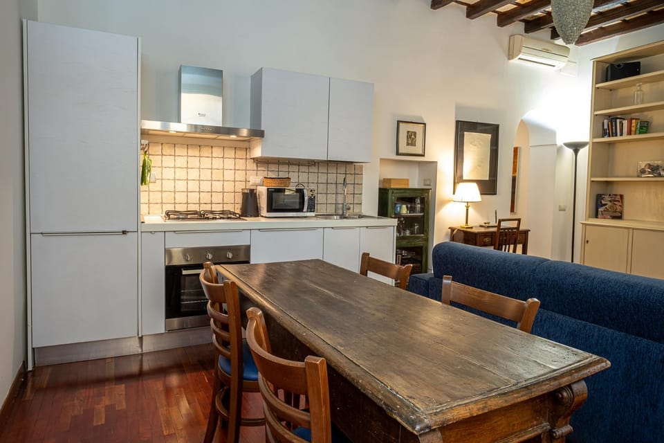 Kitchen or kitchenette, Dining area, Communal kitchen
