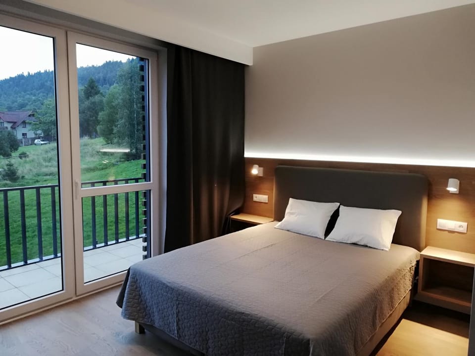 Bed, Photo of the whole room, Bedroom, Garden view