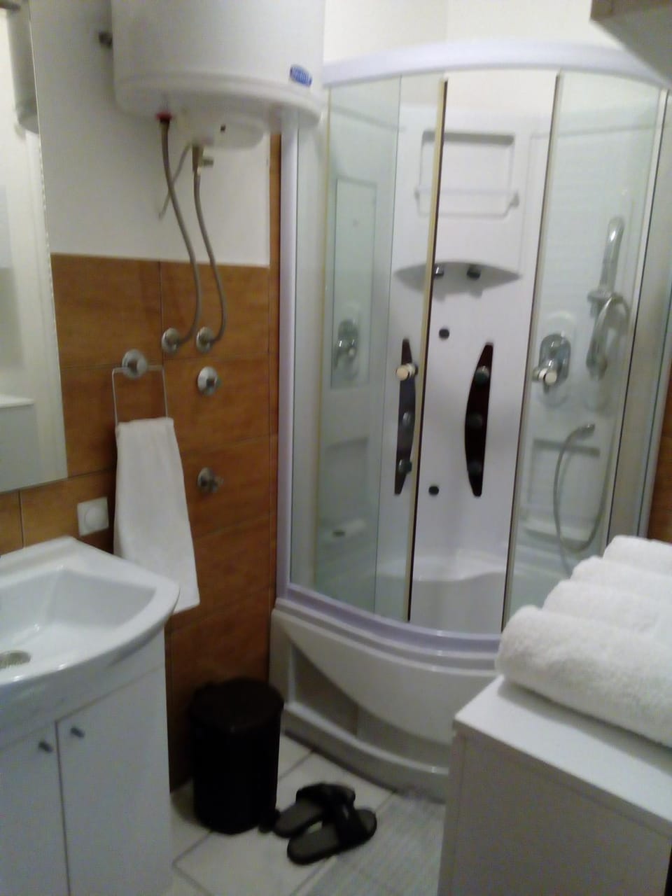 Shower, Bathroom, towels