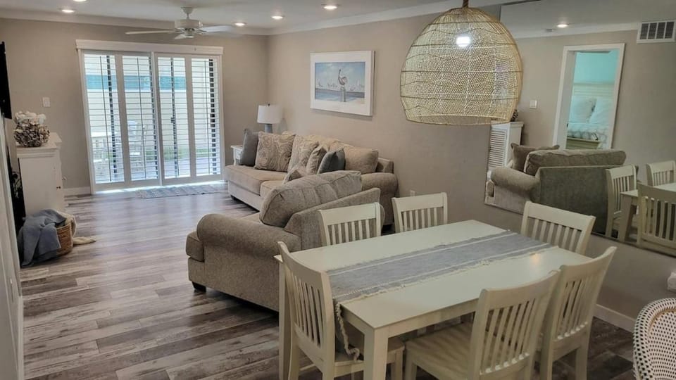 105 - First floor steps away from the pool Apartment in Edgewater