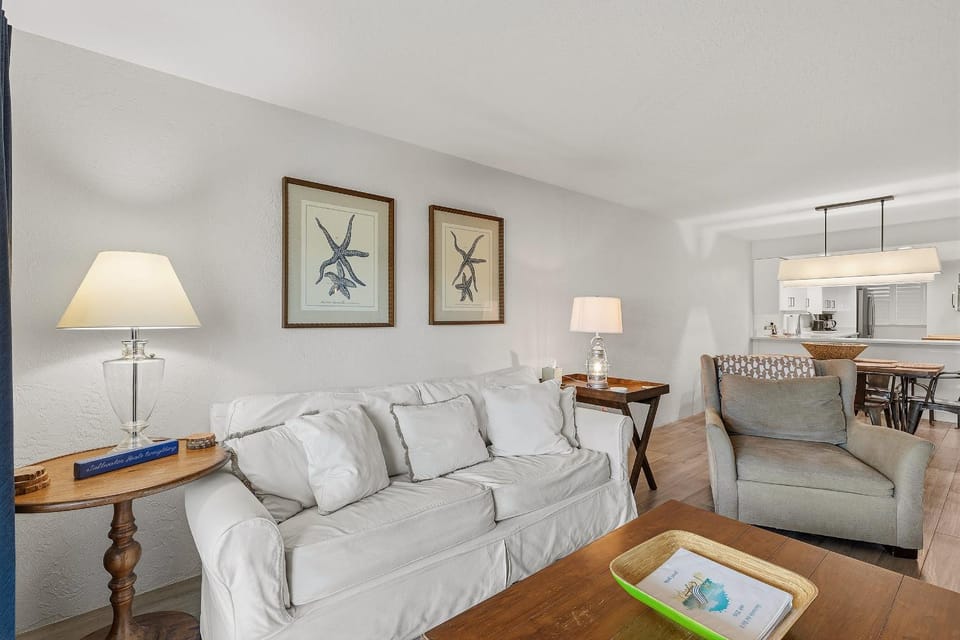 206 - Ocean View 2 bedroom Apartment in Edgewater