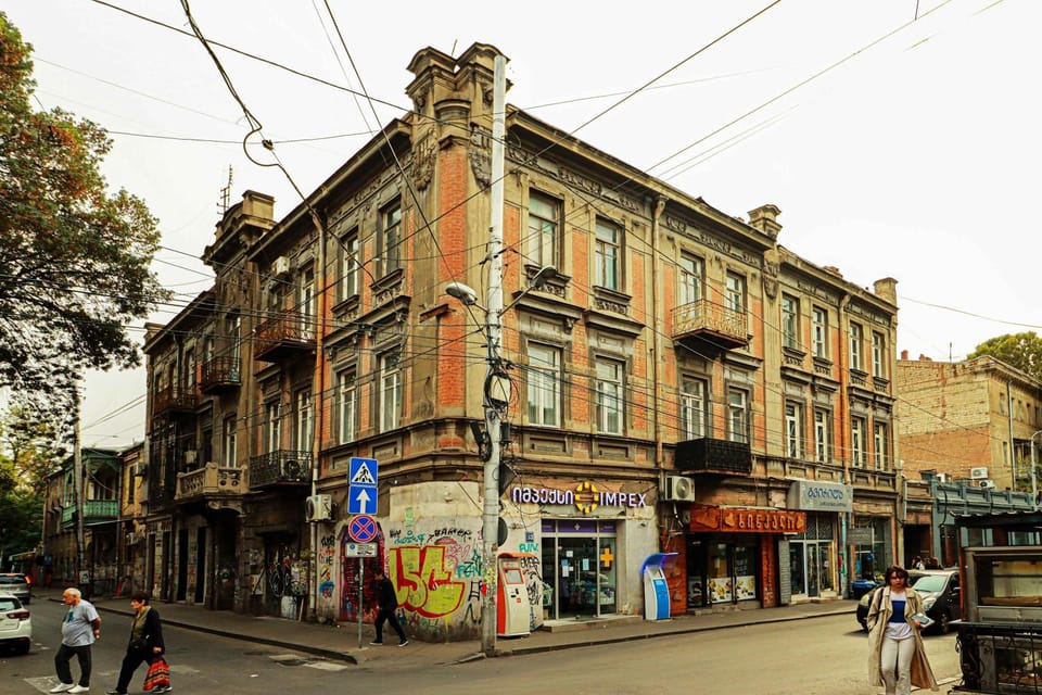 City Center 2BR Apt with 3 Balconies - By Wehost Apartment in Tbilisi, Georgia