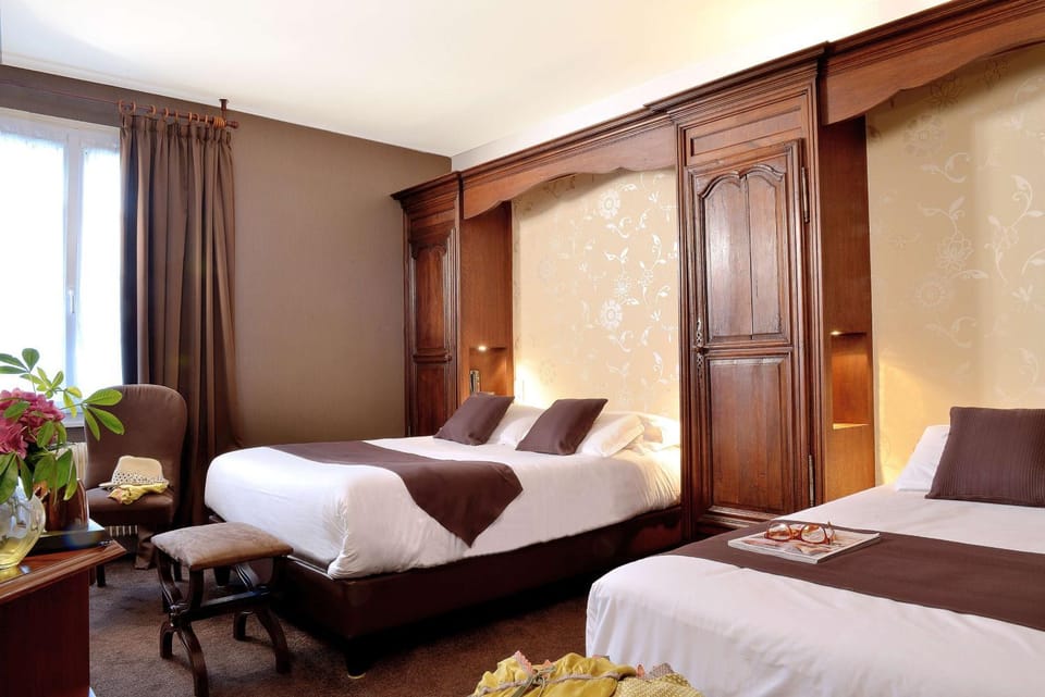 Photo of the whole room, On site