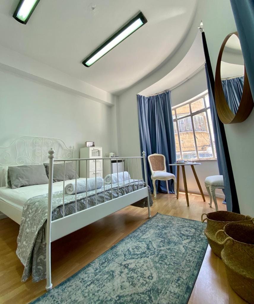 Unique Studios Phaneromenis 41 - Down Town Nicosia Bed and Breakfast in Nicosia City