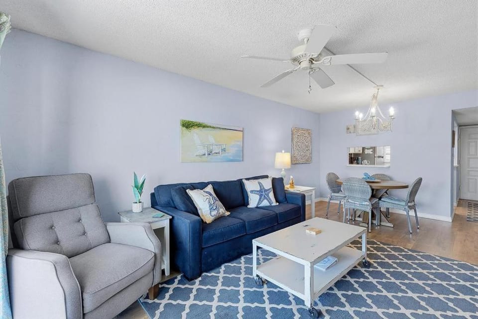 310 - Incredible ocean and pool views 1 bedroom Apartment in Edgewater