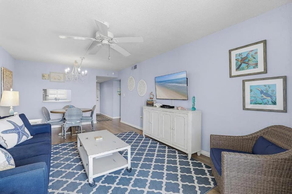 310 - Incredible ocean and pool views 1 bedroom Apartment in Edgewater