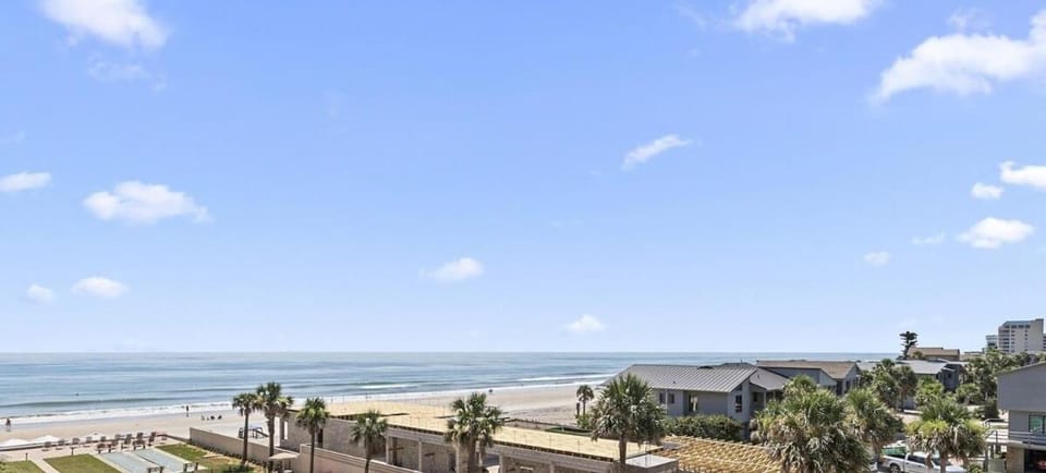 404 - 2/2 Ocean View Gem Apartment in Edgewater