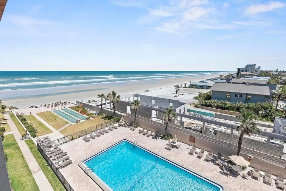 507- Ocean View 2 bedroom top floor Apartment in Edgewater
