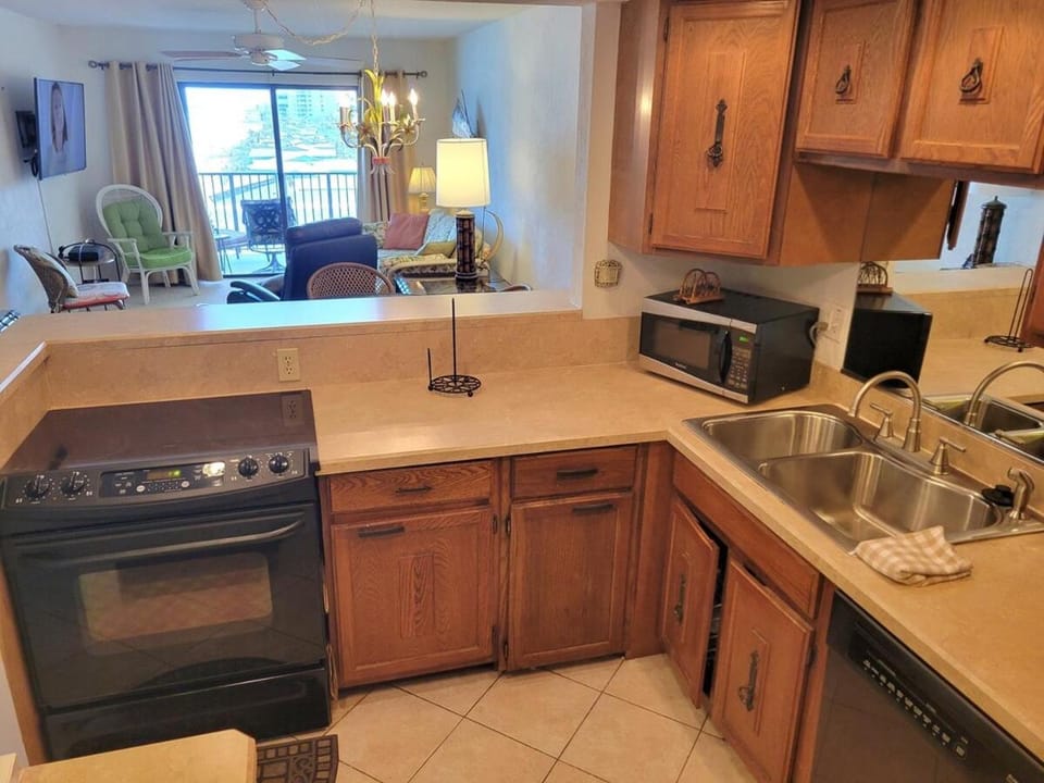 511 - Top floor 1 bedroom amazing view! Apartment in Edgewater