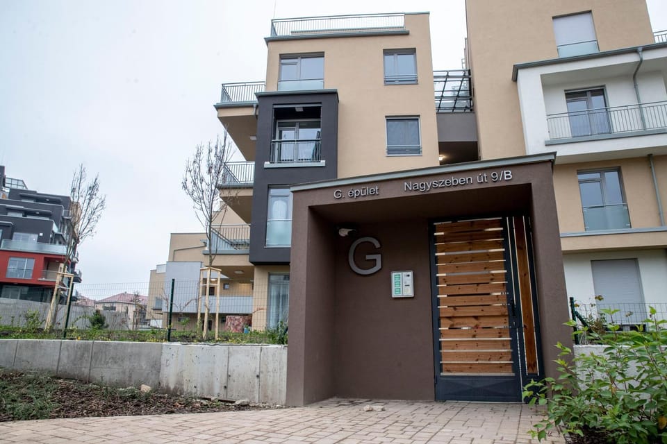 Property building, Facade/entrance
